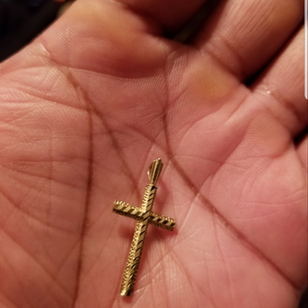 14kt yellow gold pendant